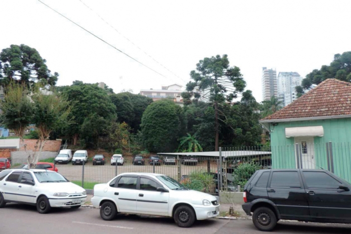 Bento Gonçalves (RS) - Terreno e Casas