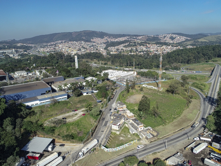 São Paulo (SP) - Terreno e Galpões em Perus - Área total de 28.448,00m² - Via Anhanguera