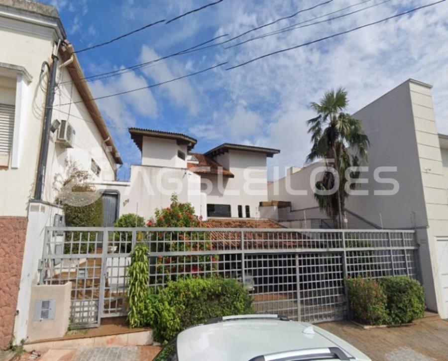 Casa com 654,03m² A.C. - Botucatu/SP