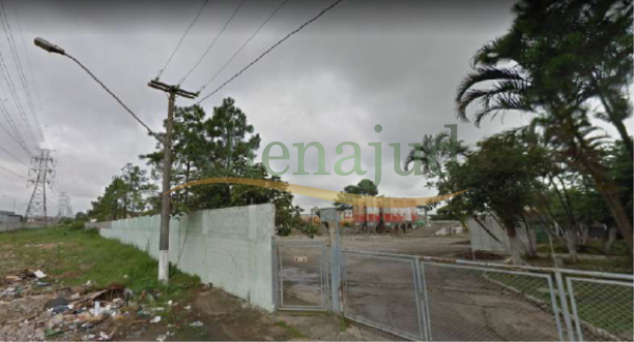Um terreno com a área de 12.011,08m² situado à Av. Duque de Caxias - São Paulo/SP