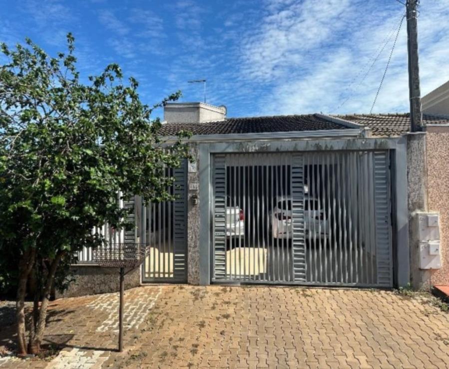 Arapongas/PR - Jardim Petrópolis - Casa com 129m² - Arapongas/PR