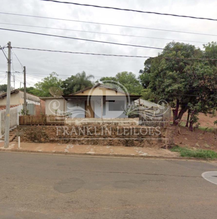 Terreno com duas casa área de 100m² e 240m² - Itápolis