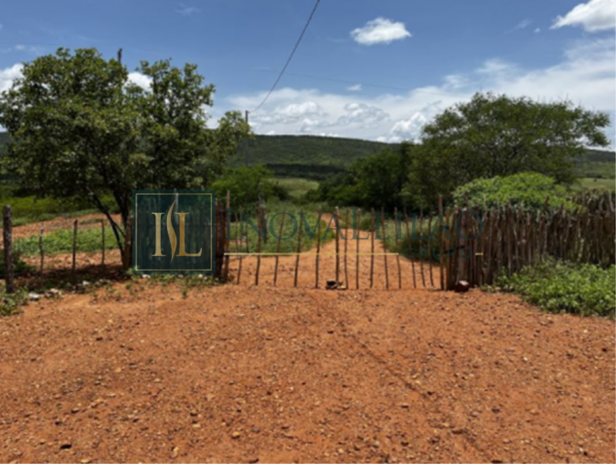 Parte de Terra, c/ 30,0ha e 01 Casa - Santa Cruz / PE