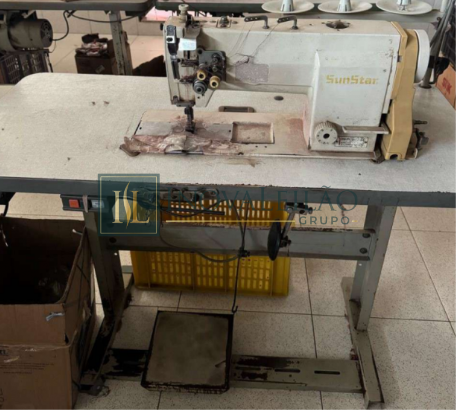01 Máquina de Costura Reta, Industrial, marca SUNSTAR - São Paulo/SP