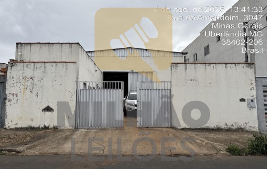 Galpão Comercial no Bairro Minas Gerais - Uberlândia/MG