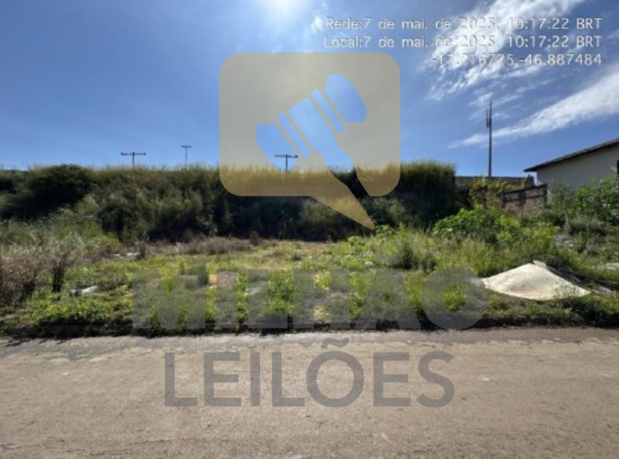 Lote de 300m² em Paracatu/MG