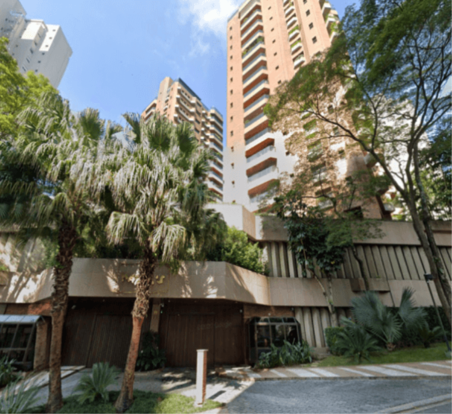 VILA ANDRADE - 4 DORM + 4 VAGAS + DEPÓSITO - 300M² UTEIS