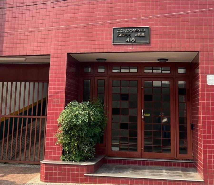 Conjunto comercial nº 202, localizado no 2ª andar do condomínio Edifício Faris Abib, situado na Rua José Paulino nº 416, com a seguintes áreas útil de 43,40m2, comum de 8,7617m2, total de 52,1617m2 e vaga de garagem nº 23 - Campinas/SP