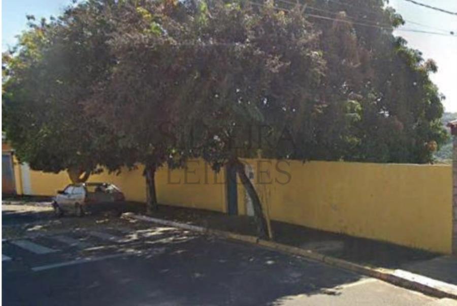 Casa residencial localizado na Rua Germeniano Stranieri, nº 199, Parque Bela Vista, Pedreira/SP , com área construída de aproximadamente 384,39m2, e área total de terreno (lotes 15 e 16) de 740,40m2 - Pedreira/SP