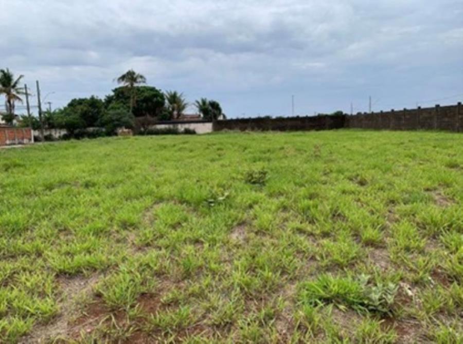 Imóvel - Lote 27 da quadra 01, localizada na Rua Sargento Luiz Claudio de Miranda, bairro Jóquei Clube, medindo 391,18 m², registrado sob número 83.096 no Cartório de Registro de Imóveis da Comarca de Araguari - Araguari/MG