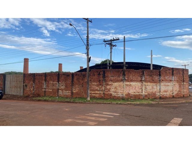 Edificação - Terreno c/ 9.358,54m² - Barra Bonita/SP