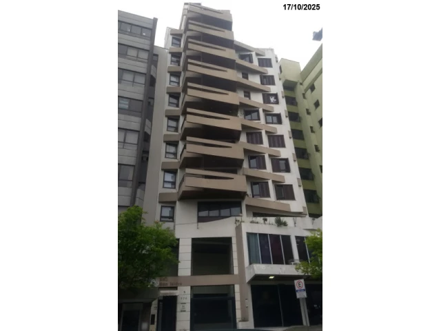 Cobertura 61 c/ 242,98m² - Box c/ 24m² - Centro