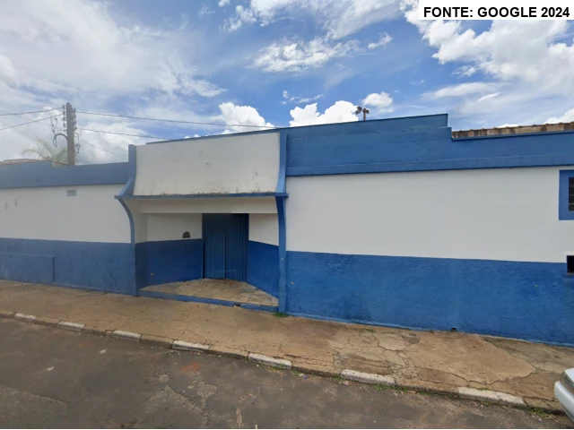 Salão de Festa - Piscina - Terreno c/ 850m²- São Simão/SP