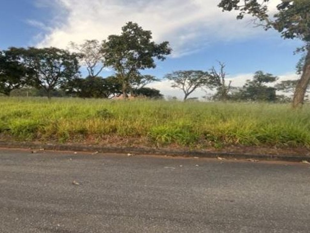 Terreno 480 m²