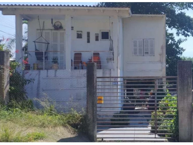 Casa 127,86m² - Terreno 330m² – Travessa Dona Maria- B. Ermo