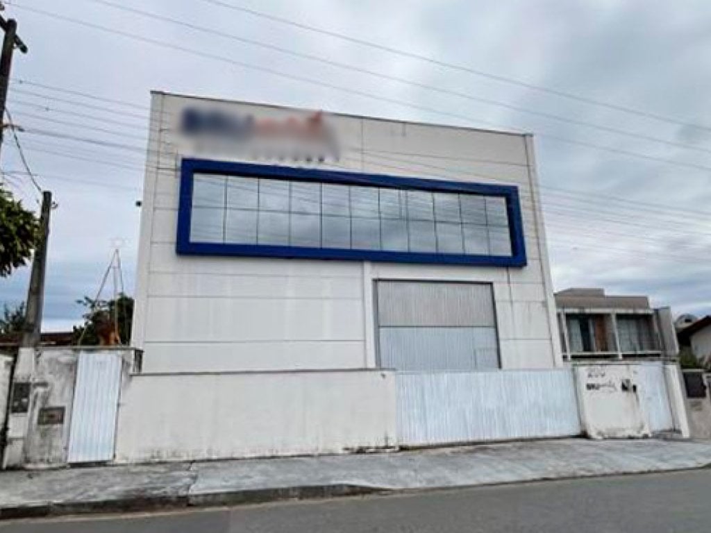 Galpão 945 m²