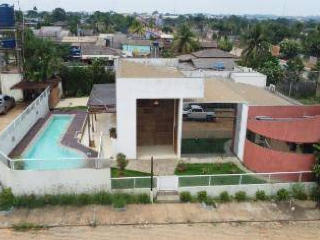 Casa em Condomínio 316 m²