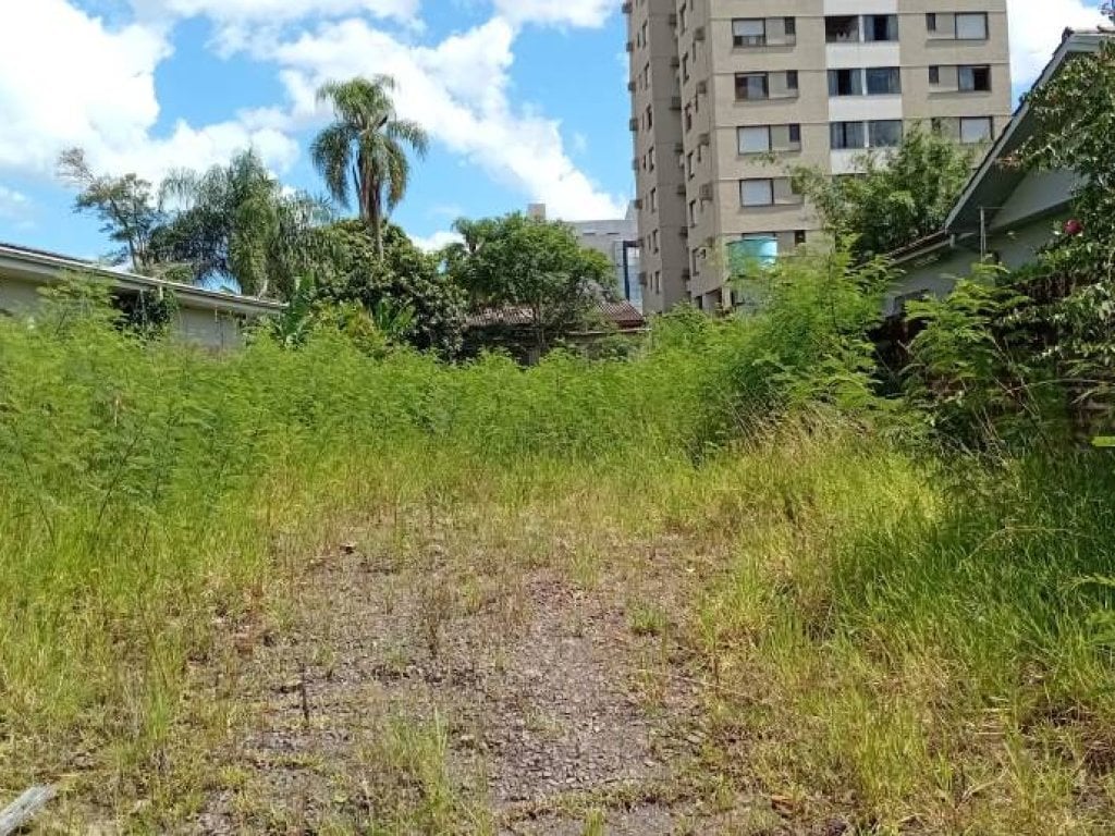 Terreno 1.360 m²
