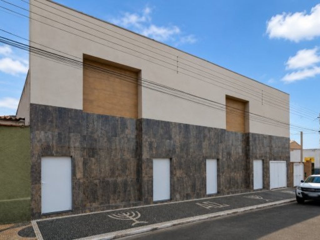 Prédio Comercial 715 m²
