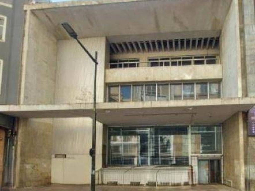 Ex-Agência 2.700 m²