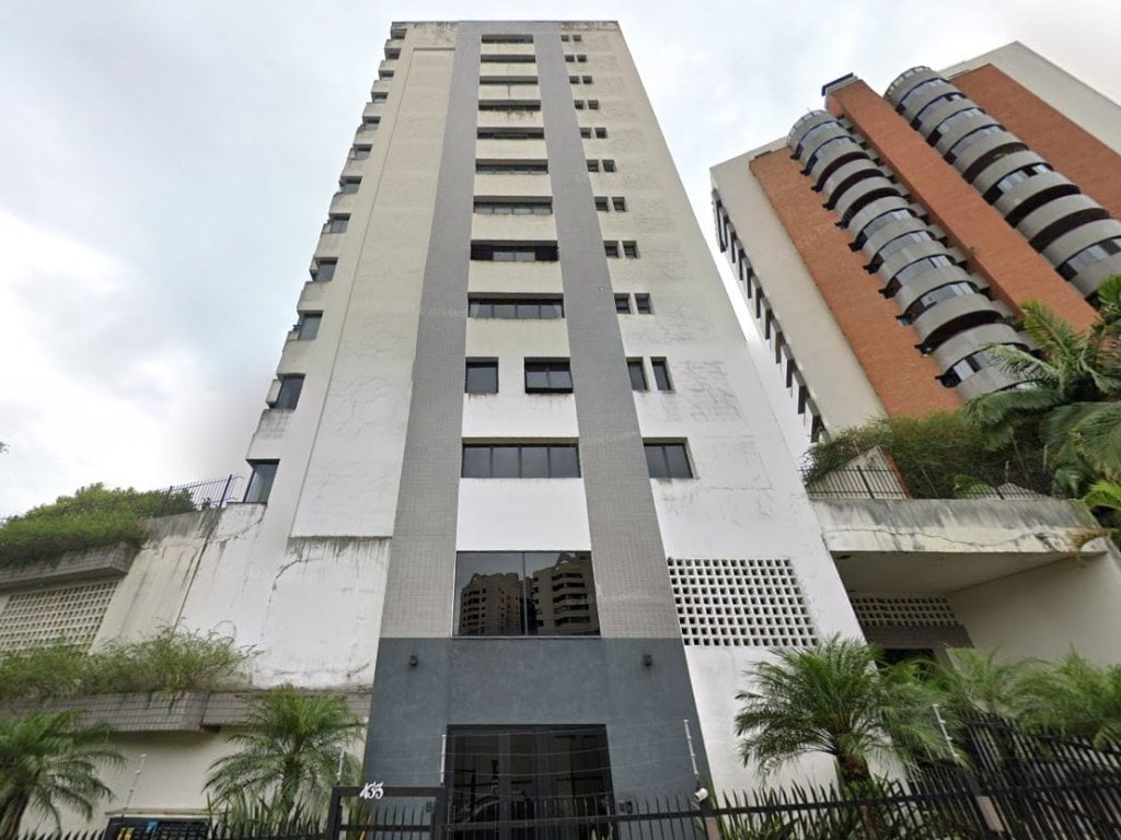 Apartamento 202 m² (04 vagas)