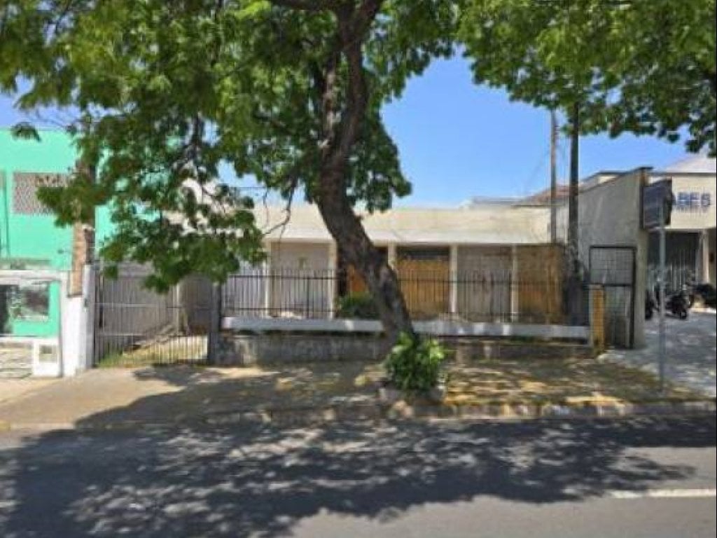 Casa 318 m²