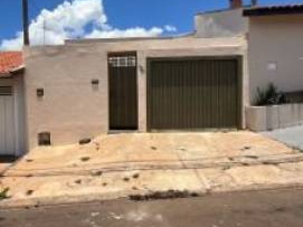 Casa, Padrão, 0 Vaga(S) de Garagem