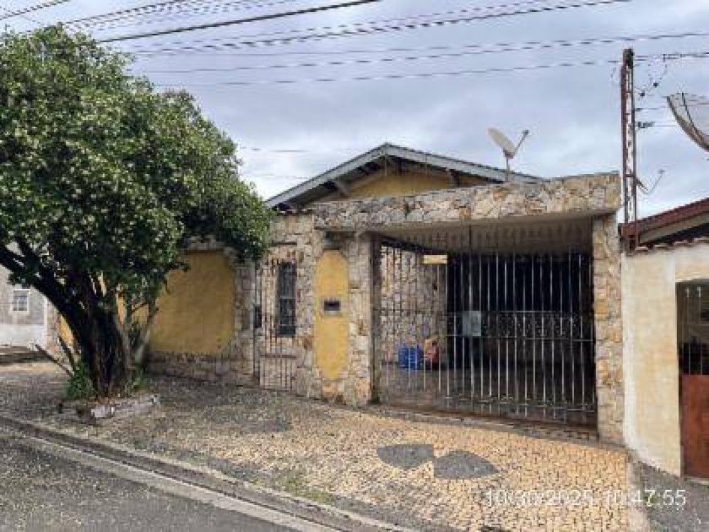 Casa, Padrão, 0 Vaga(S) de Garagem