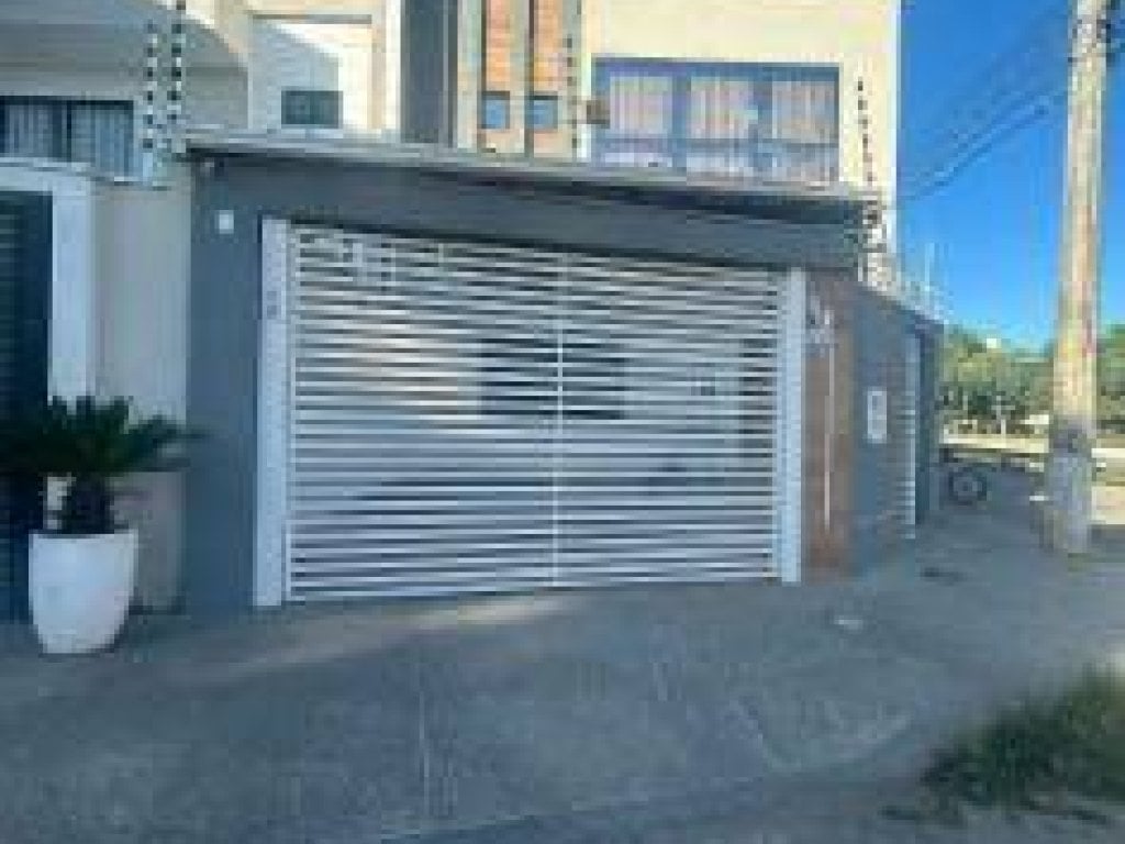 Casa, Padrão, 2 Vaga(S) de Garagem