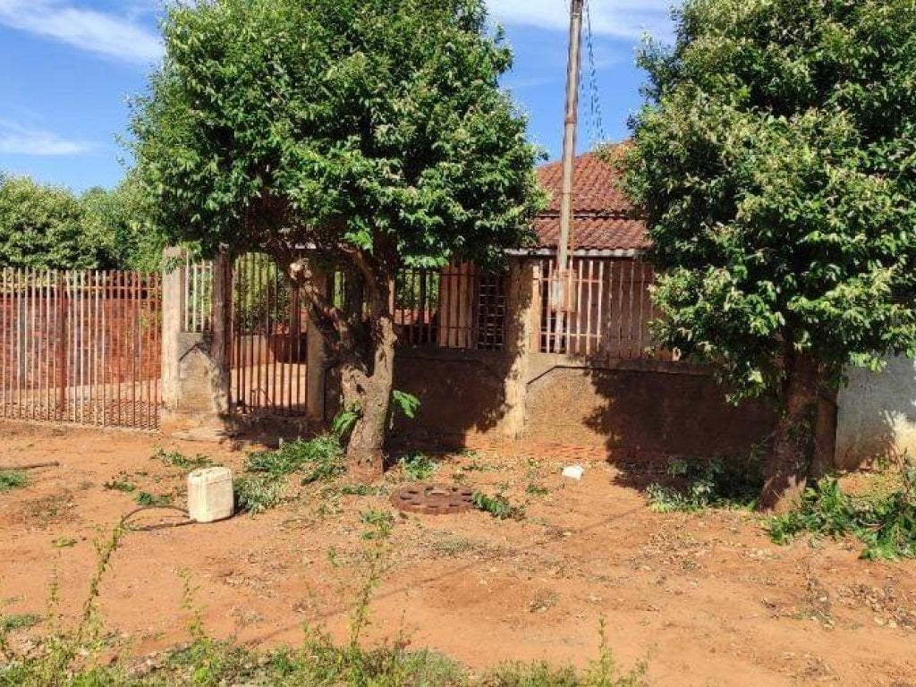 Casa, Padrão, 0 Vaga(S) de Garagem