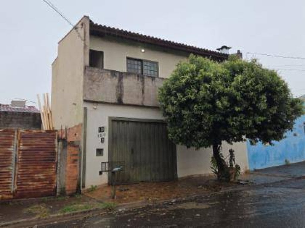 Casa, Padrão, 0 Vaga(S) de Garagem