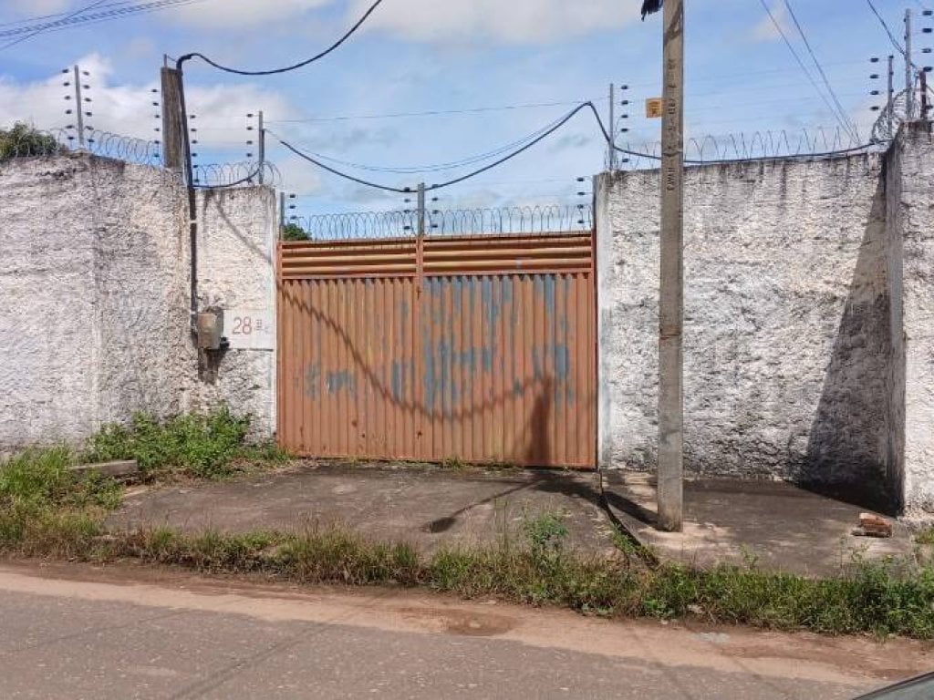 Área com 2.882 m²