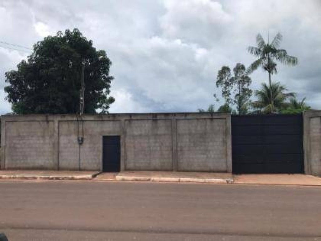 Casa em Terreno de 2.010 m²
