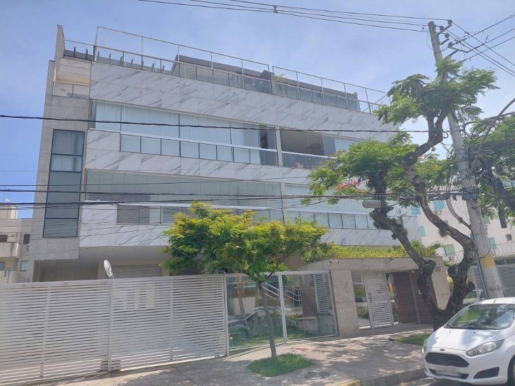 Apartamento 256 m² (privativa + comum) com 03 vagas