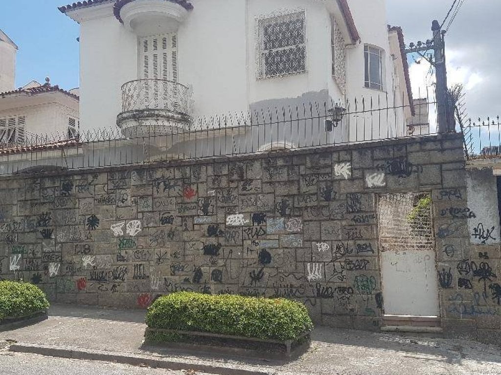 Casa 374 m²