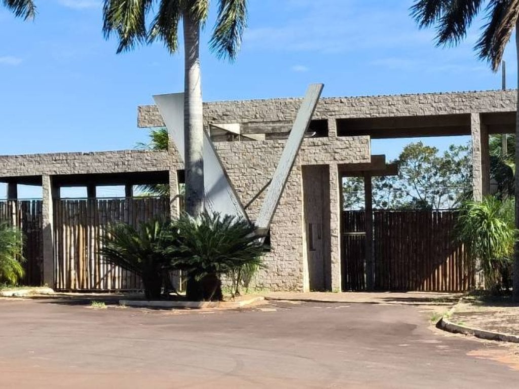 Terreno 831 m² (Lt. 10 da Qd. 04)