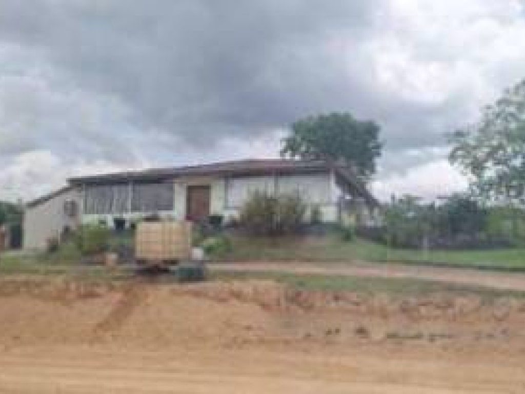 Casa em Condomínio 333 m²
