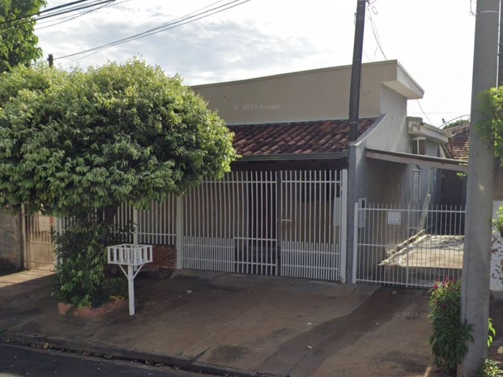 Casa, Padrão, 0 Vaga(S) de Garagem