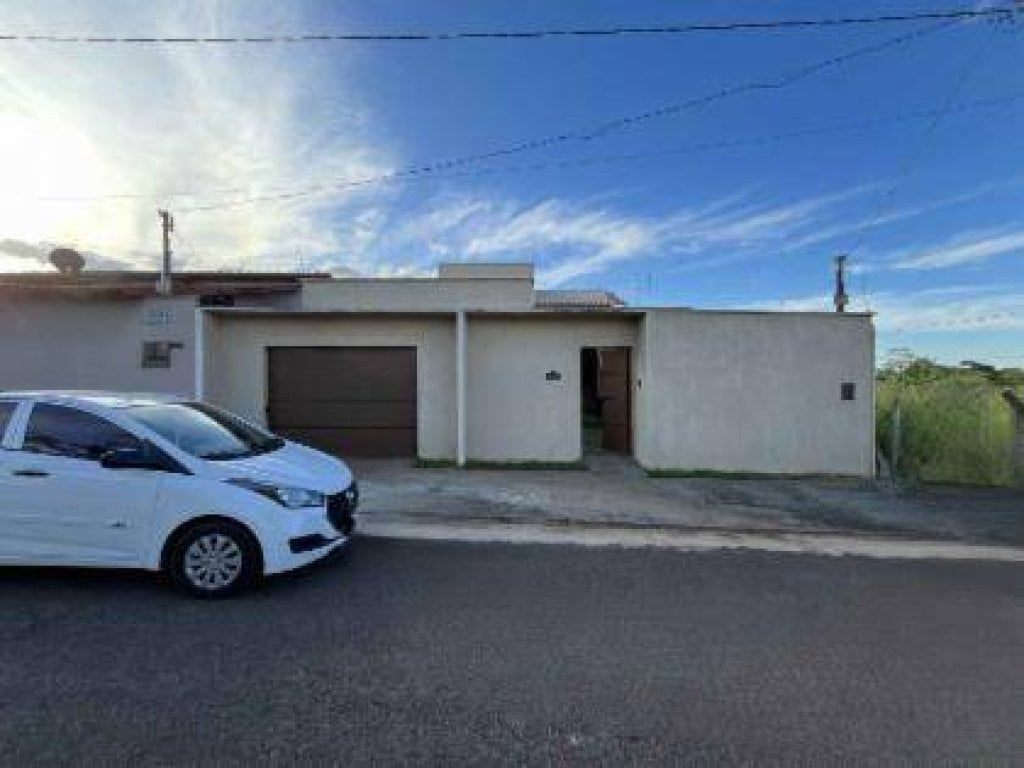 Casa, Padrão, 1 Vaga(S) de Garagem