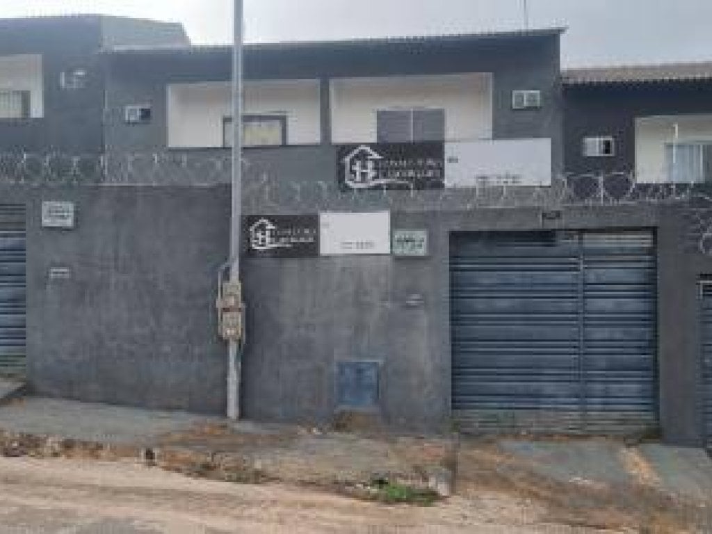 Casa, em Condomínio, 0 Vaga(S) de Garagem