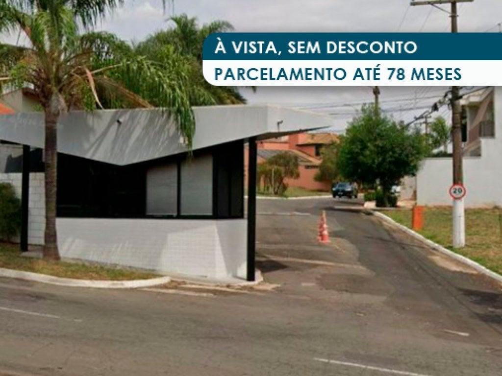 Casa em Condomínio 252 m²