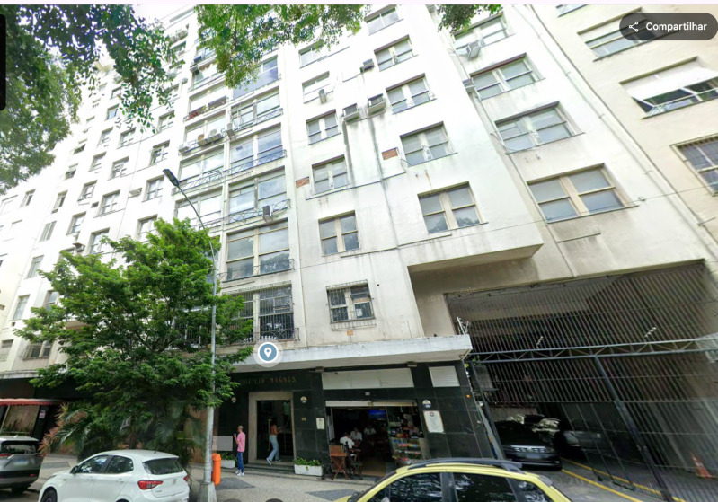 Apartamento 202 do Edifício na Avenida Beira Mar, nº 216, com direito a uma vaga de garagem, Centro/RJ