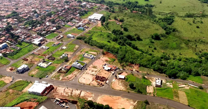 O LOTE 18, da quadra J, com frente para a rua 08, no loteamento Residencial Plaza Martin, 2º subdistrito de Botucatu/SP