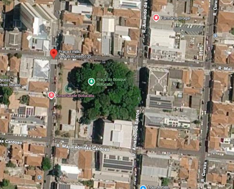 Prédio urbano assobradado (para escritórios), Praça Comendador Emílio Pedutti, nº 50, Centro, Botucatu/SP. Matrícula: 2.240 2º CRI de Botucatu/SP