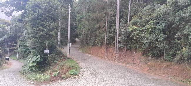 TERRENO c/ 1.000m² em TERESÓPOLIS-RJ