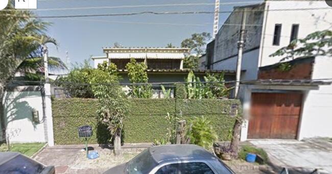 CASA EM JACAREPAGUÁ C/DIREITO A VAGA VINCULADO AO PRÉDIO