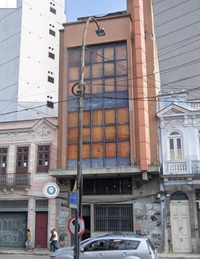 PRÉDIO E RESPECTIVO TERRENO NO CENTRO DO RJ