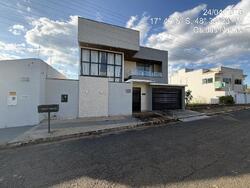 Casa - Área priv.: 252,45 m²Com 3 qt, 3 Banh. - Loc.: RUA 3, N. 696, LT 14C QD 23, BANDEIRANTE - CALDAS NOVAS/GO - CEP: 75680138 - IPTU: 010030000230014C001 - Matr.: 70631 - Of.: 1