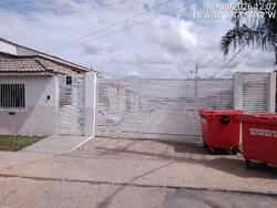 Apto - Área priv.: 48,36 m²Com 2 qt, 1 Banh., 1 Vaga Gar. - Loc.: RUA PRESIDENTE JK, N. SN, Apto. 107, LT 06 QD 03, CHACARAS BENVINDA, RES MCASTRO VI - VALPARAISO DE GOIAS/GO - CEP: 72875160 - IPTU: 11230000300006000 - Matr.: 94694 - Of.: 1