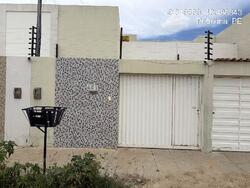Casa - Área priv.: 70 m²Com 2 qt, 2 Banh., 1 Vaga Gar. - Loc.: RUA DA ETICA, N. 481, QD CQ LT 05, DOM AVELAR, LOT DOM AVELAR - PETROLINA/PE - CEP: 56323150 - IPTU: 12324600720001 - Matr.: 7244 - Of.: 2